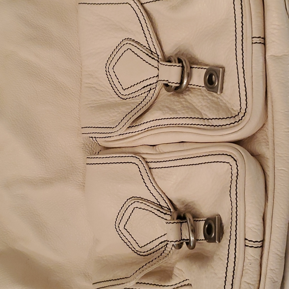 Handbag - Picture 2 of 10